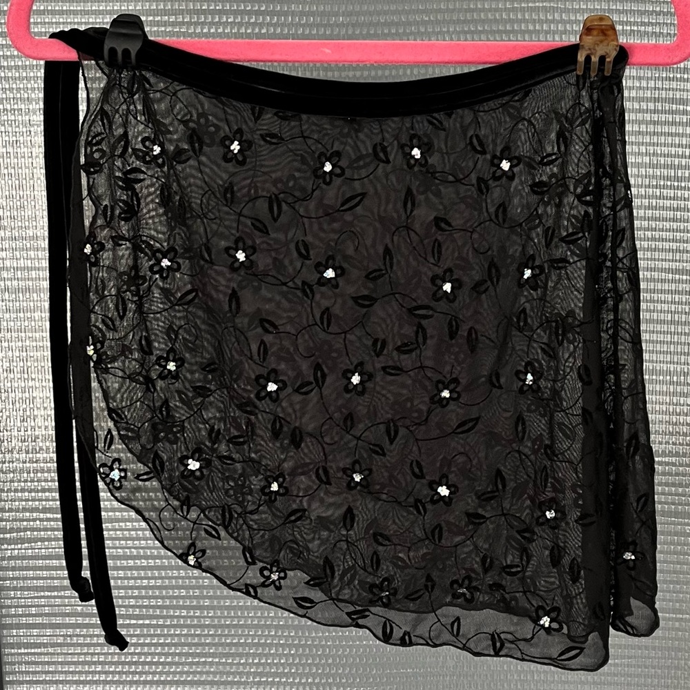 Black Diamond Sheer Velvet Tie Pointe Skirt S